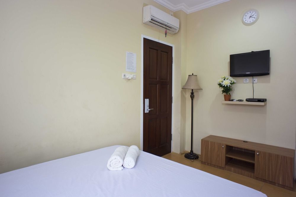 Hotel Reddoorz @ Kwitang Yakarta Exterior foto