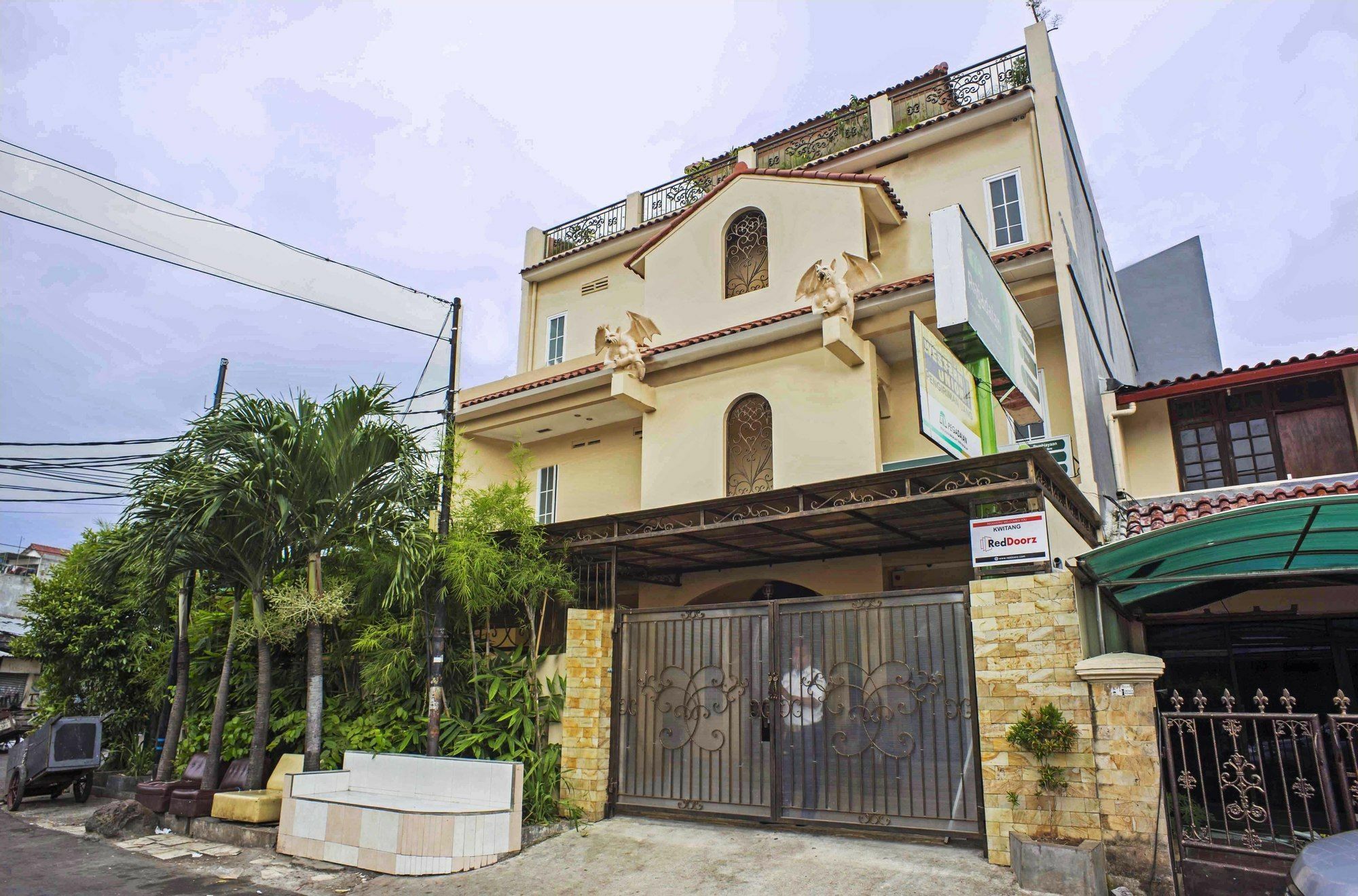 Hotel Reddoorz @ Kwitang Yakarta Exterior foto