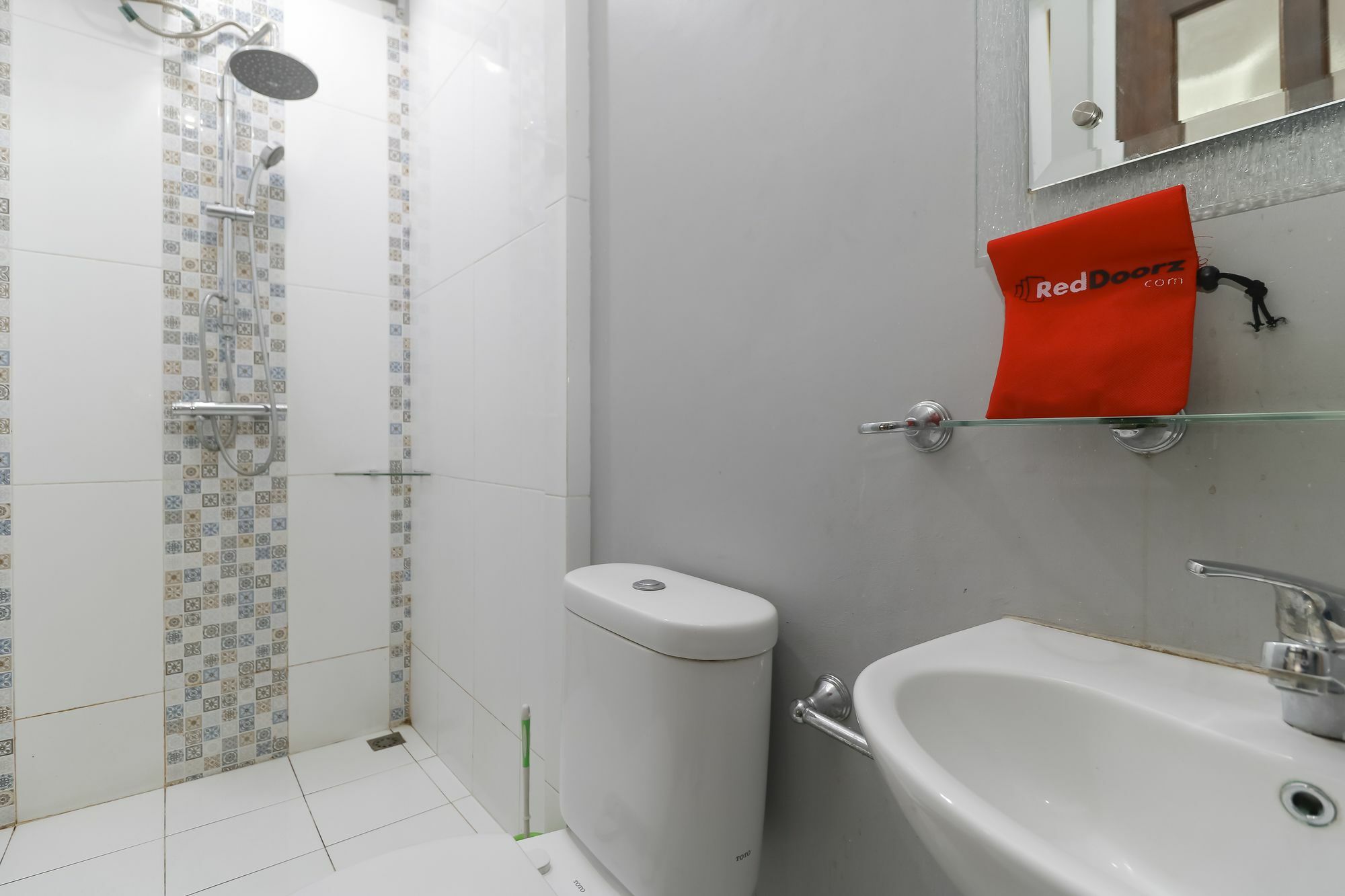 Hotel Reddoorz @ Kwitang Yakarta Exterior foto