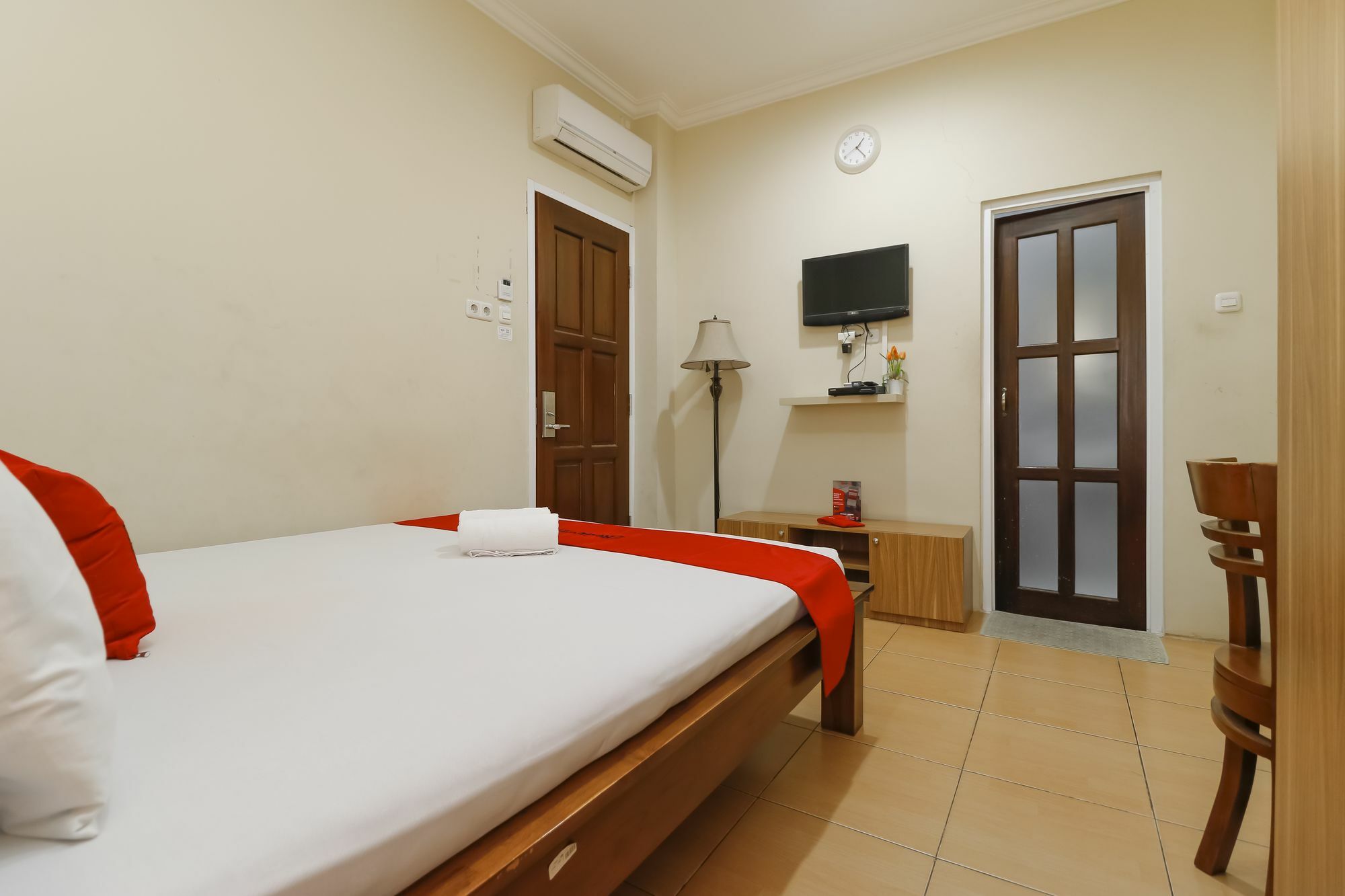 Hotel Reddoorz @ Kwitang Yakarta Exterior foto
